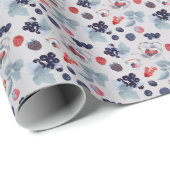 Kleurrijke bessen, theepotten en kopjes op grijs cadeaupapier (Rol Hoek)