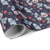 Kleurrijke bessen, theepotten en kopjes tegen donk cadeaupapier (Rol Hoek)