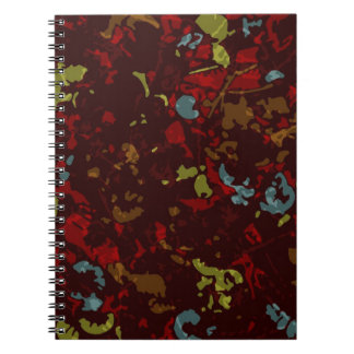 Kleurrijke bladeren en bloemen tegen camouflage notitieboek