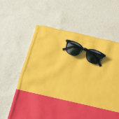 Kleurrijke Blauw Rood Sinaasappel Abstracte Strepe Strandlaken (In situ)