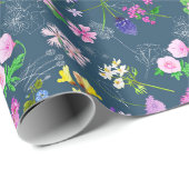 Kleurrijke bloemdruk op een donkerblauwe achtergro cadeaupapier (Rol Hoek)