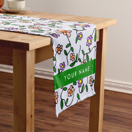 Kleurrijke bloemen, blauwe achtergrond, groen korte tafelloper (Voorbeeld)