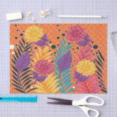 Kleurrijke bloemen en bladeren op een zwarte achte tissuepapier (Craft)