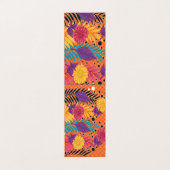 Kleurrijke bloemen en bladeren op een zwarte achte visitekaartje (Buitenkant ongevouwen)