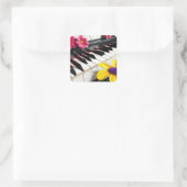 Kleurrijke Bloemen en Piano Keys Vierkante Sticker (Tas)