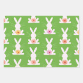 Kleurrijke bloemen in witte konijnen inpakpapier vel (Voorkant)