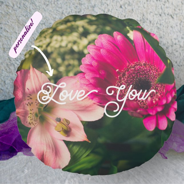 Kleurrijke bloemen rond kussen (Creator heeft geüpload)