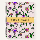 Kleurrijke bloemen, roze achtergrond, geel notitieboek (Voorkant)
