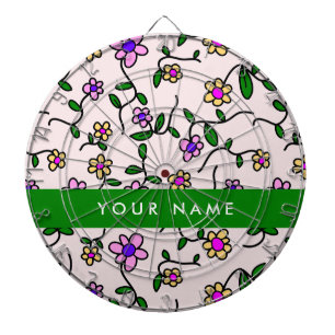 Kleurrijke bloemen, roze achtergrond, groen dartbord