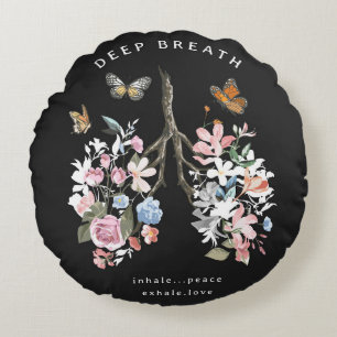 Kleurrijke bloemen, vlinders, longen illustratie. rond kussen