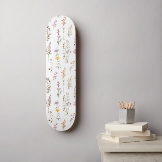 Kleurrijke bloemen, wilde bloemen, tuin bloemen persoonlijk skateboard (Muurkunst)