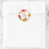 Kleurrijke bloemenkrans- Save the Date Ronde Sticker (Tas)