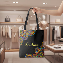 Kleurrijke Bloemrijke Mandala Naam in Vet Zwart Tote Bag