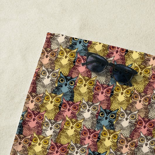 Kleurrijke Boho Woodland Uil Patroon Strandlaken (In situ)