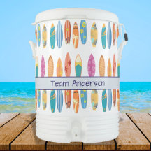 Kleurrijke borden met teamnaam