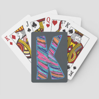 Kleurrijke Brief K zoals in Kay op Donkergrijs Pokerkaarten