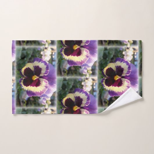 kleurrijke bron Pansy Bad Handdoek (Handdoek)