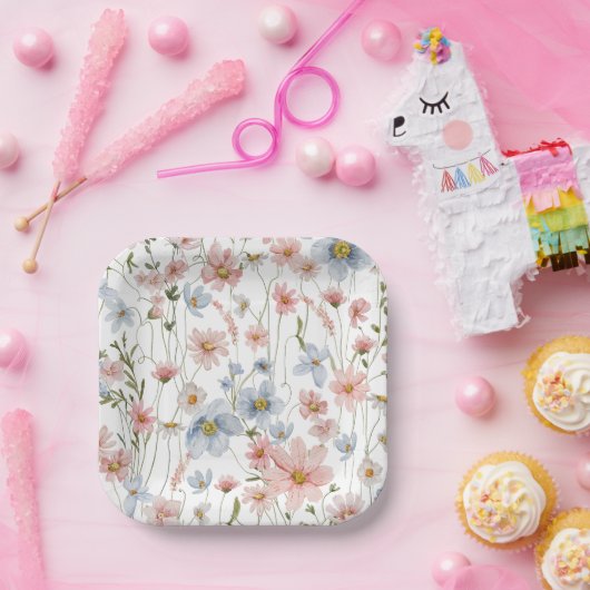 Kleurrijke bruidsdouche met wilde bloemen in een t papieren bordje (Feest)