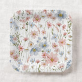 Kleurrijke bruidsdouche met wilde bloemen in tuine papieren bordje