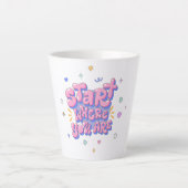 Kleurrijke bubbelletter citaat latte mok (Voorkant)