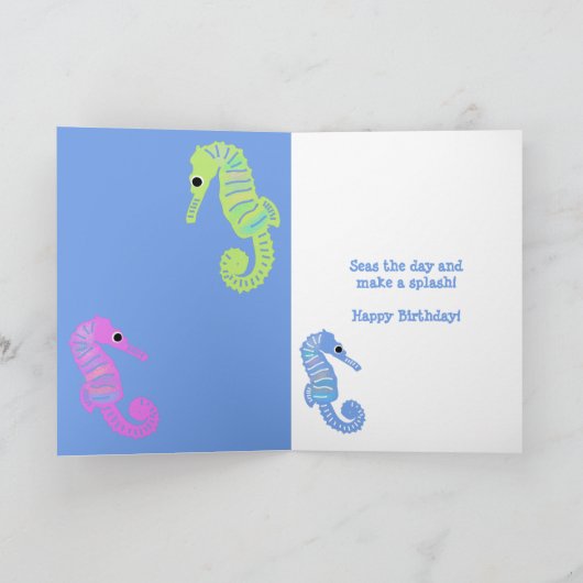 Kleurrijke Cartoon Zeepaardjes Vis Verjaardag Kaart (Binnen)