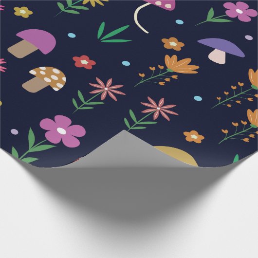 Kleurrijke champignons met grillige bloemen patroo cadeaupapier (Hoek)
