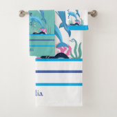 Kleurrijke Cool Ik Hou Van Dolfijnen Naam Monogram Bad Handdoek (Insitu)