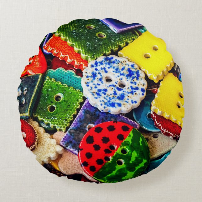 Kleurrijke decoratieve Buttonnen Rond Kussen (Voorkant)