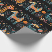 Kleurrijke denkbeeldige dieren op zwart cadeaupapier (Hoek)