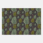 Kleurrijke dennenboom laat kerstcadeau achter inpakpapier vel (Voorkant 3)