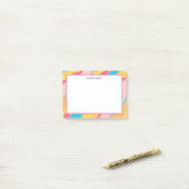 Kleurrijke diagonaal-strips post-it® notes (Op bureau)