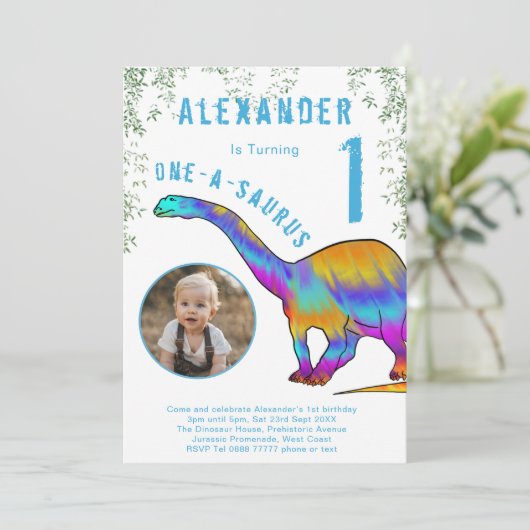 Kleurrijke Dinosaurus 1e Verjaardagsfeestje Kaart (Staand voorkant)