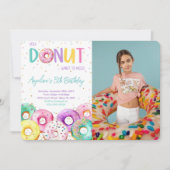 Kleurrijke Donut Verjaardagsfeestfoto Kaart (Voorkant)