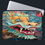 Kleurrijke Dragon Moderne gepersonaliseerde naam Laptop Sleeve<br><div class="desc">Kleurrijke Dragon Modern Personalized Name Laptop Sleeve heeft een kleurrijke draak in de wolken en is gepersonaliseerd met jouw naam in een moderne scripttypografie. Perfect als cadeau voor familie en vrienden voor verjaardagsfeestjes, kerstdagen, Chinees Nieuwjaar, feestdagen, Vaderdag, broertje, echtgenoot, partner, beste vrienden, collega's op het werk en meer. Ontworpen door...</div>
