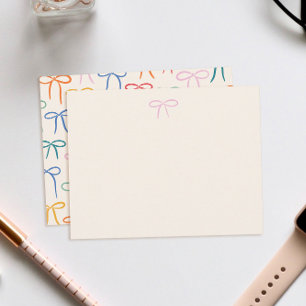 Kleurrijke eenvoudige strik persoonlijke briefpapi notitiekaartje