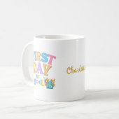 Kleurrijke eerste dag van de school gepersonalisee koffiemok (Voorkant links)