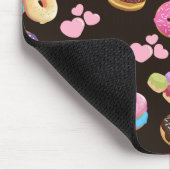 Kleurrijke en lekkere donuts en harten muismat (Hoek)