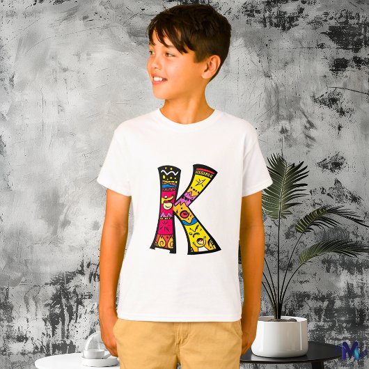 Kleurrijke en leuke Monogram K Tribal en Doodle St T-shirt