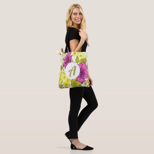 Kleurrijke Floral Print met Monogram Tote Bag (Op model)