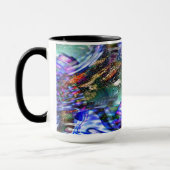 Kleurrijke fluctuatie van virtueel afbeelding over mok (Links)