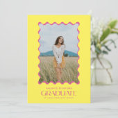 Kleurrijke foto 2025 Elementaire Afstuderen Wavy L Aankondiging (Staand voorkant)