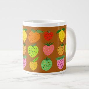 Kleurrijke fruitige mok van de reuzenkoffiesmaak