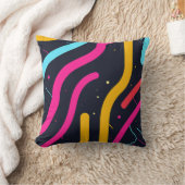 Kleurrijke gebogen vormen op zwart kussen (Deken)