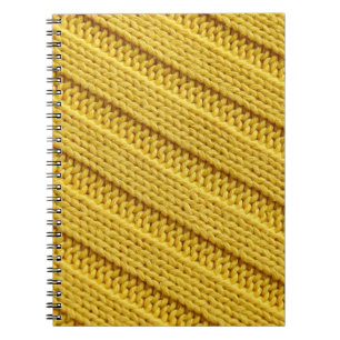 Kleurrijke gebreide textieltextuur. Geel. Notitieboek