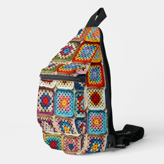 Kleurrijke gehaakte Granny Square Quilt Sling Bag (Rechterhoek)