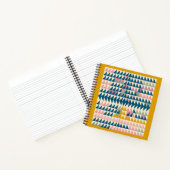 Kleurrijke, gekleurde geometrische vormen met rech notitieboek (Binnen)