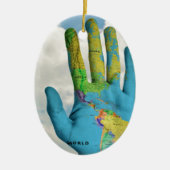 Kleurrijke gekleurde Wereldkaart in handen, kunstf Keramisch Ornament (Voorkant)