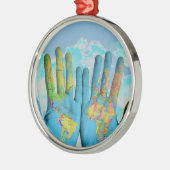 Kleurrijke gekleurde Wereldkaart in handen, kunstf Metalen Ornament (Links)