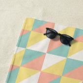 Kleurrijke geometrische Abstracte driehoek Modern Strandlaken (In situ)