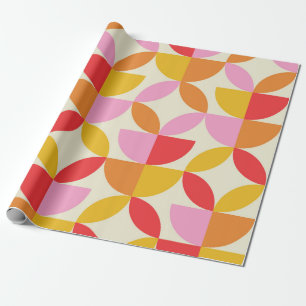 Kleurrijke geometrische vormen uit het midden van  cadeaupapier